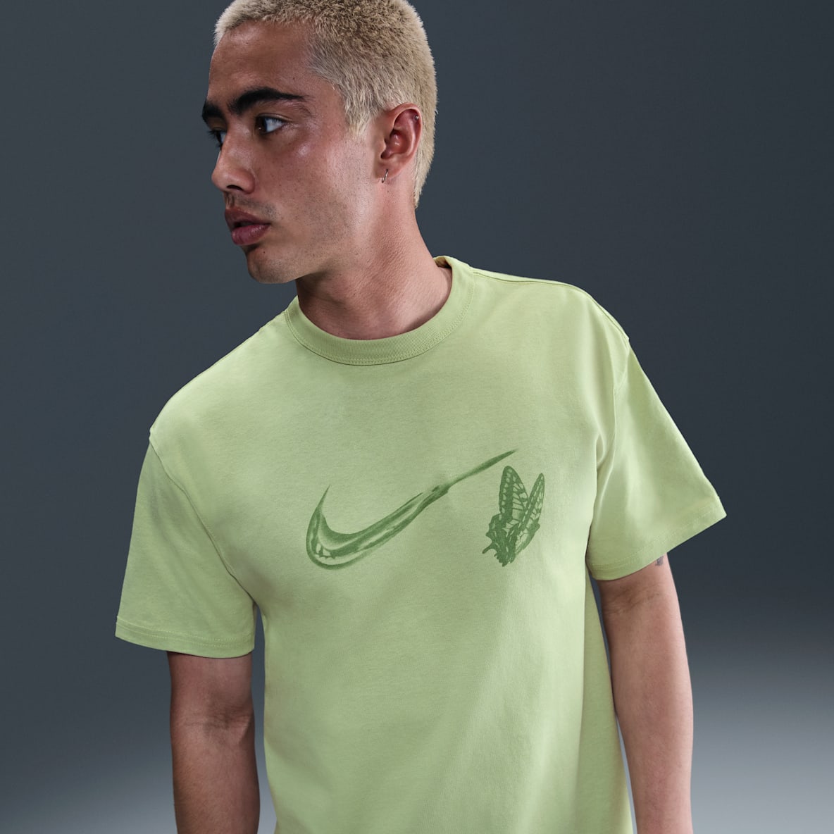 NIKE公式】 レディース グリーン トップス & Tシャツ【ナイキ